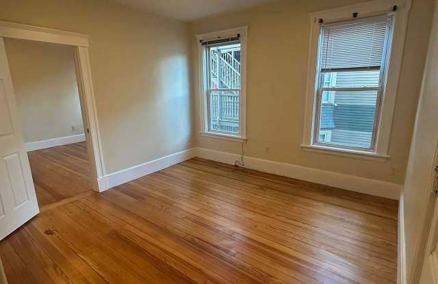 140 Elm St Apt 5 Gallery 1