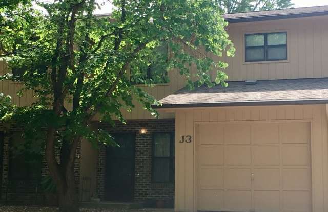2801 West Broadway, Unit J3 - 2801 W Broadway, Columbia, MO 65203
