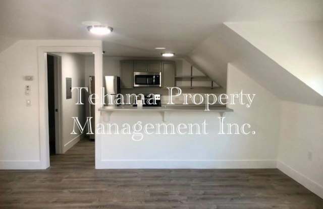 Upstairs ADU Alley house in downtown Red Bluff photos photos