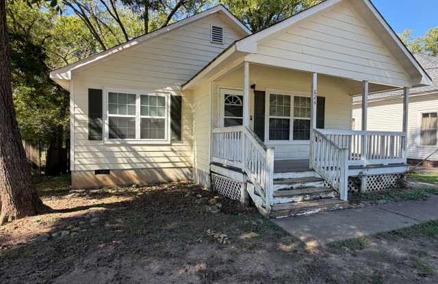 3 Bedrooms, 2 Bathrooms - Home in South Rome! Gallery 1