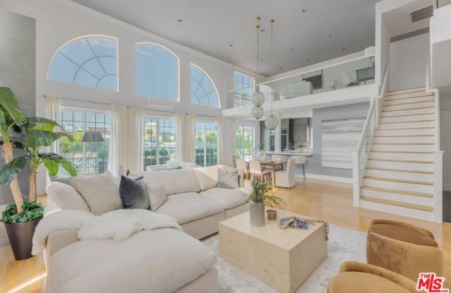 11723 Goshen Ave photos photos