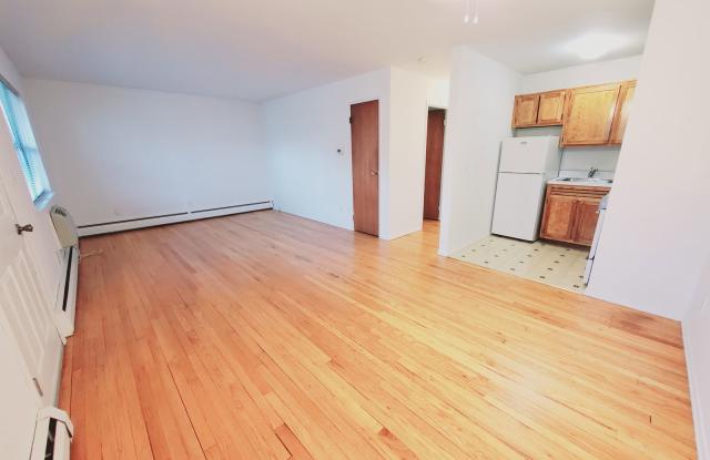 28 Belltown Road Gallery 2