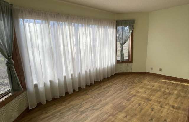 27523 Thorn Road Gallery 4