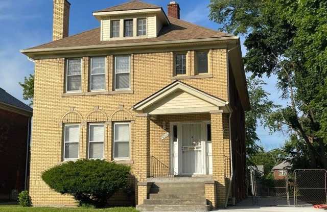 4706 Lakewood Street photos photos