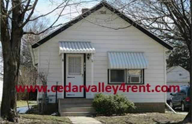 2 bedroom, 1 Bath 621 Dundee Ave Waterloo, IA - 621 Dundee Avenue, Waterloo, IA 50701