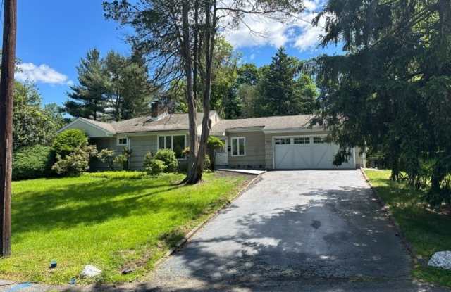 5 Inwood Dr - 5 Inwood Drive, Passaic County, NJ 07424