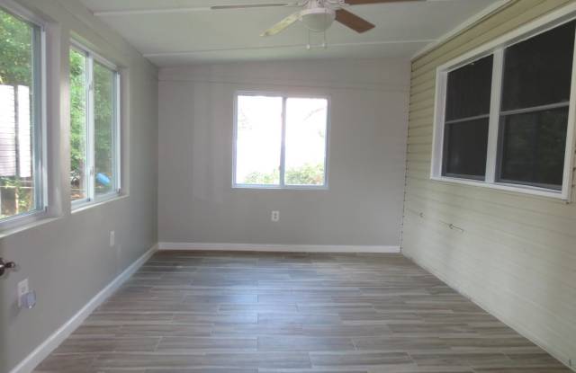 9110 49TH PLACE Gallery 4