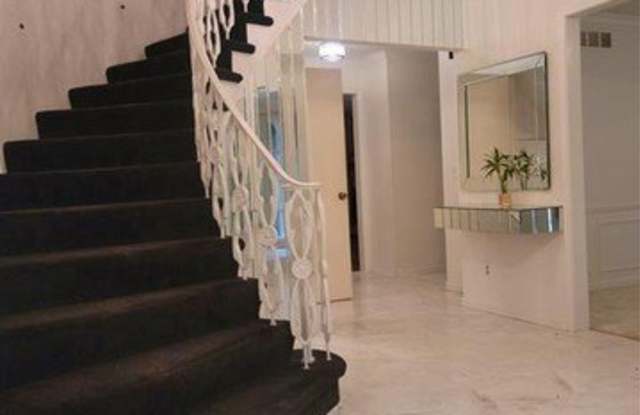 5064 Far Ravine Court Gallery 3
