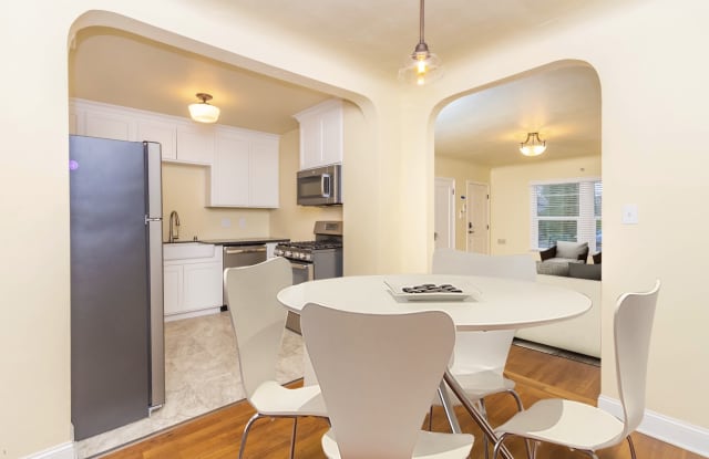609 1/2 H Street, 609 1/2 Gallery 2