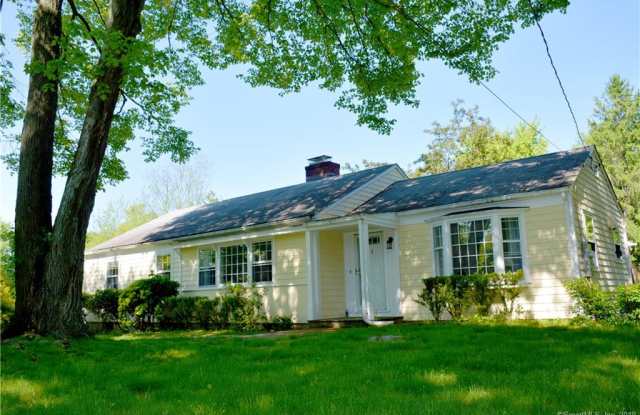 81 Maple Avenue South Gallery 2