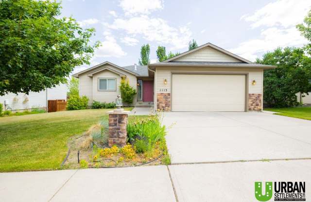 3 bedroom 3 bathroom home for rent in Eagle Ridge - 1113 West Aspen View Avenue, Spokane, WA 99224