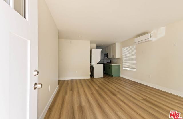 340 1/2 S. Avenue 56 Gallery 3