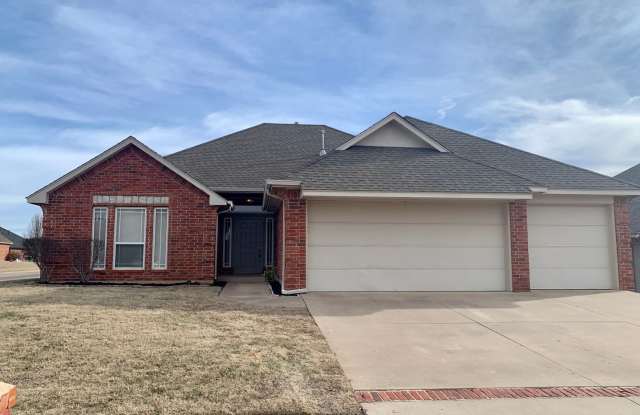 4 Bedroom, 2 Bath in Drakestone Addition of Yukon Gallery 1