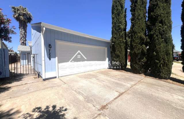 Spacious Updated 2bd/2ba Halfplex with 2 Car Garage photos photos