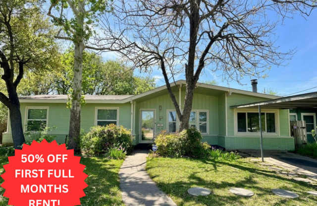 **APPLICATION RECEIVED** *MOVE IN SPECIAL* Stylishly Renovated Home with Fenced Backyard & Two Living Areas! photos photos