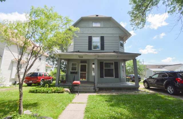 209 S Pearl St photos photos