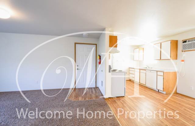 Fresh Clean Apartment Close to WWU Gallery 1