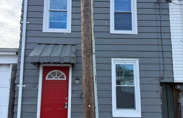 Newly renovated 3 bedroom , 1.5 bath house in Carlisle photos photos