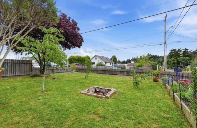 3 Bedroom, 2 Bathroom Home in North Bend Gallery 3