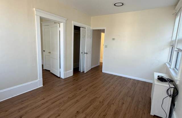 471 HALL Avenue Gallery 2
