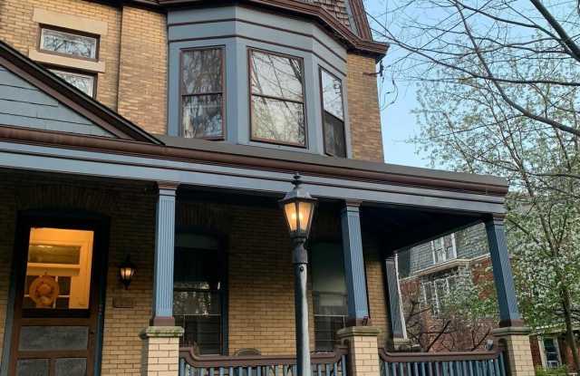4720 WINDSOR AVENUE photos photos