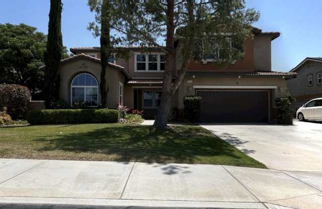 Spacious 5 Bedroom 4 Bathroom Home in Riverside! photos photos
