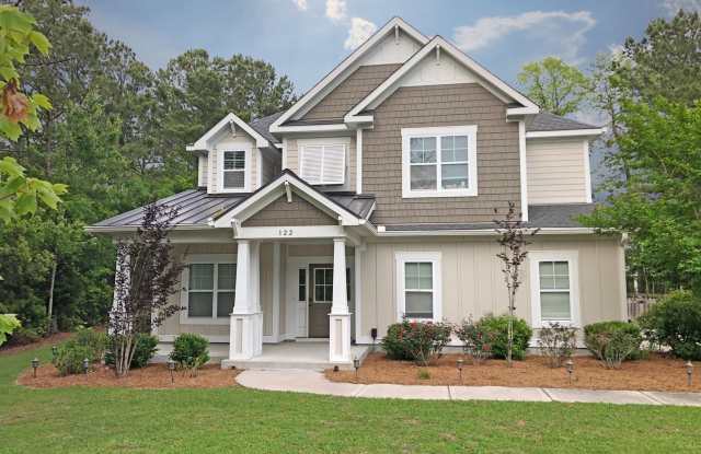 Custom 4 BD/2.5 BA Home with Community Pool, Water Access and Day Dock! photos photos