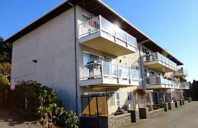 2 Bed, 1 Bath- Bay view apartment near Fairhaven and Boulevard Park photos photos 2 Bed, 1 Bath- Bay view apartment near Fairhaven and Boulevard Park photos photos