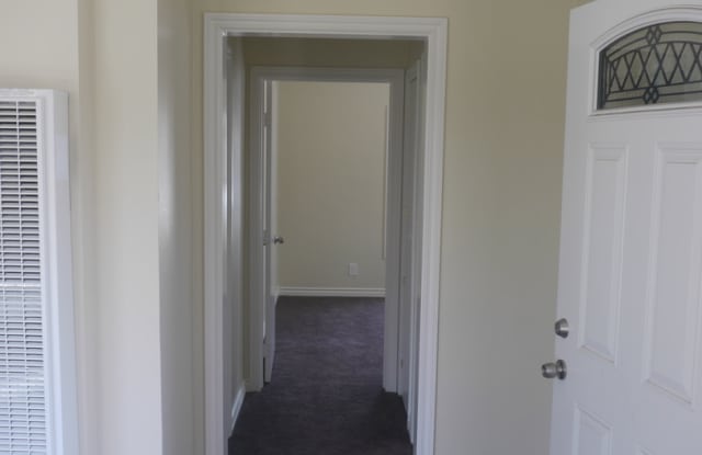 One bedroom California Bungalow Gallery 4