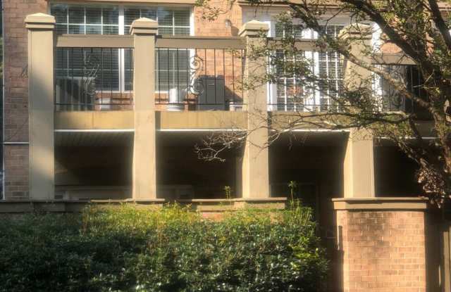 * Move In Special- $500.00 of 1st Month Rent*Beautiful updated 1 Bedroom, 1 bath- FIRST FLOOR CONDO! Washer/Dryer included! photos photos