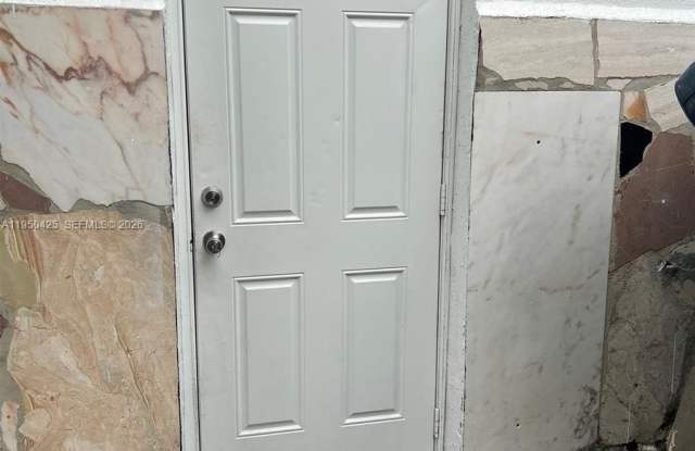 2300 NW 94th St photos photos