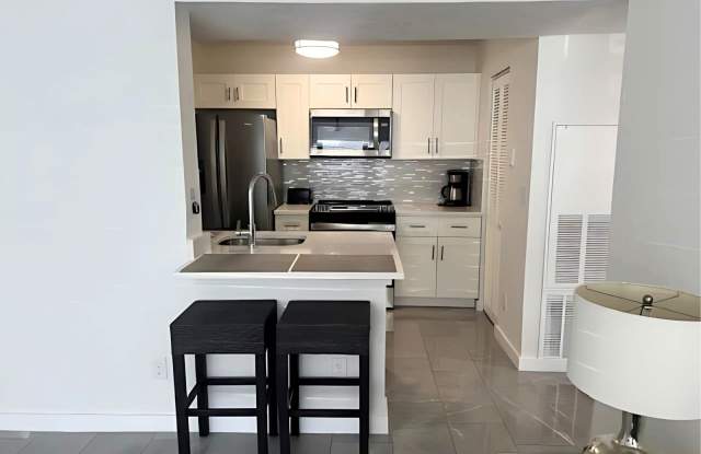 11508 Westwood Boulevard Gallery 4