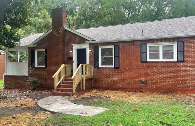 1021 Crestmere St - 1021 Crestmere Street, Charlotte, NC 28208