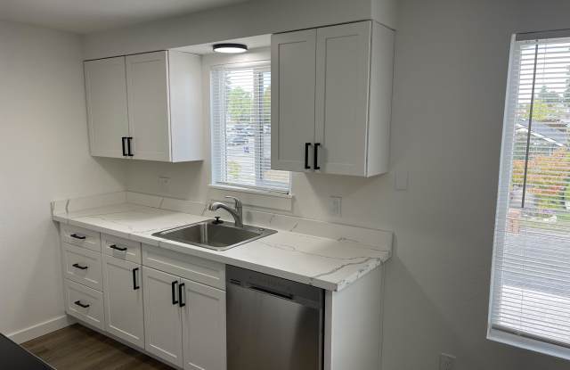 5610 South M Street - A Gallery 1