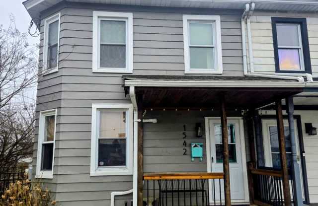 1542 Washington Street photos photos