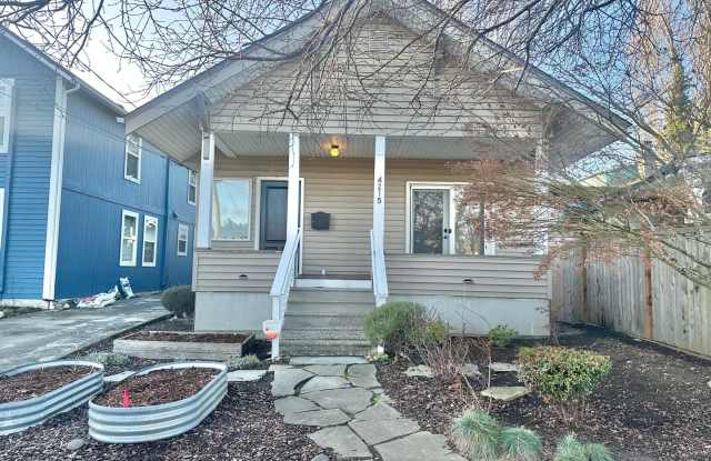 Beautiful Craftsman home in Mount Baker Neighborhood! Available Now! - 4215 42nd Avenue South, Seattle, WA 98118