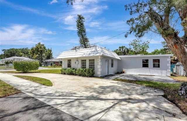 2701 NW 18th Ter Gallery 2