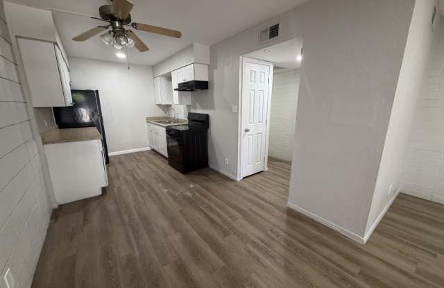 2034 W CACTUS Road Gallery 3