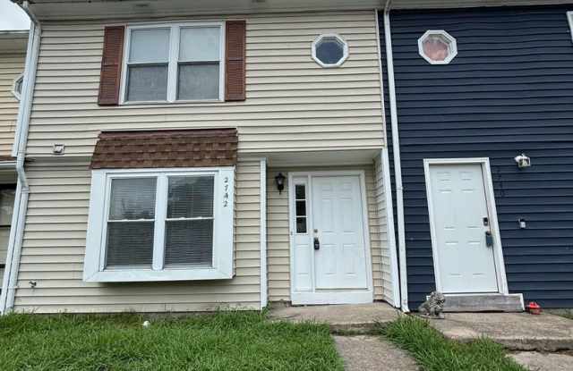 Beautiful 3 bedroom 1.5 Bath Fully Remodeled Town House photos photos