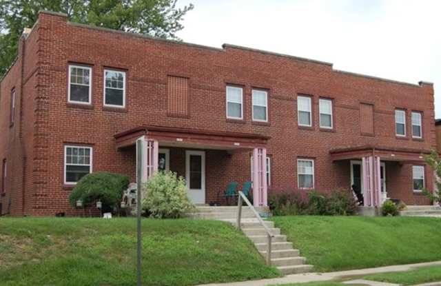 Classic Grandview 2 Bedroom Townhouse Gallery 1