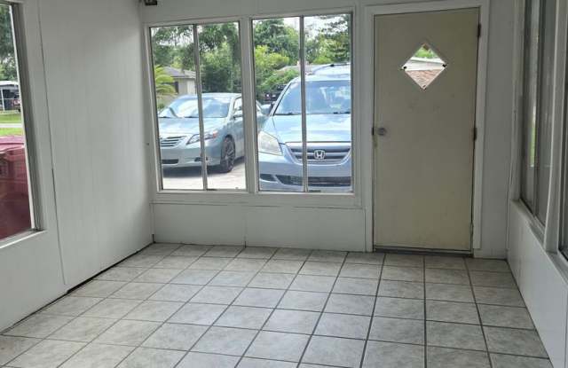 1905 E Linda St – 3 Bed, 1 Bath Home for Rent photos photos