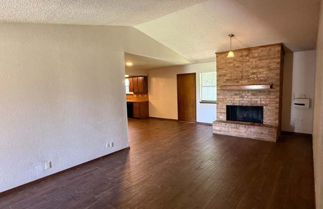Spacious and Cozy Home in Convenient Location photos photos