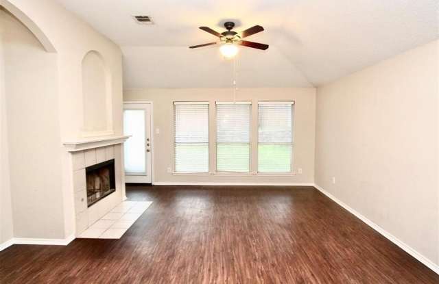 4713 Barnhill Lane Gallery 4