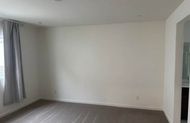 Beautifully maintained 4-bedroom, 3-bath, 2,223 sqft home in Sacramento Gallery 4