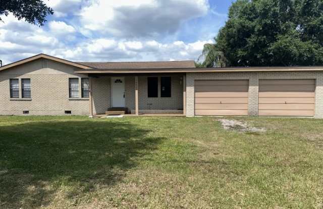 16420 Indian Mound Road - 16420 Indian Mound Road, Lake Magdalene, FL 33618