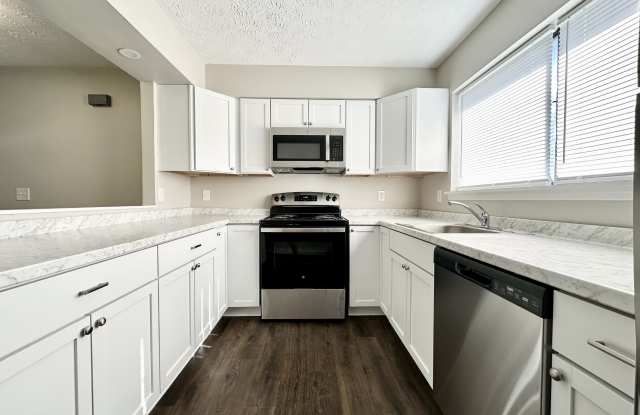 2825 Snow Road - A Gallery 3