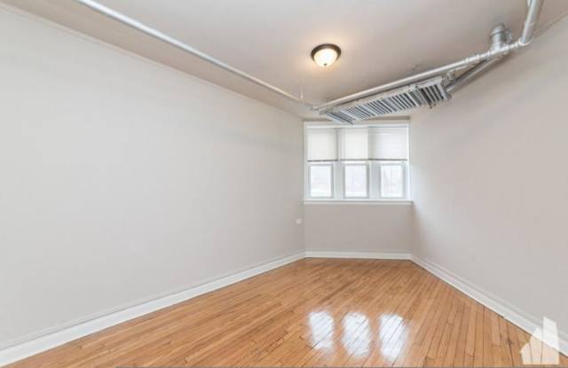 4255 W Addison St, Gallery 3