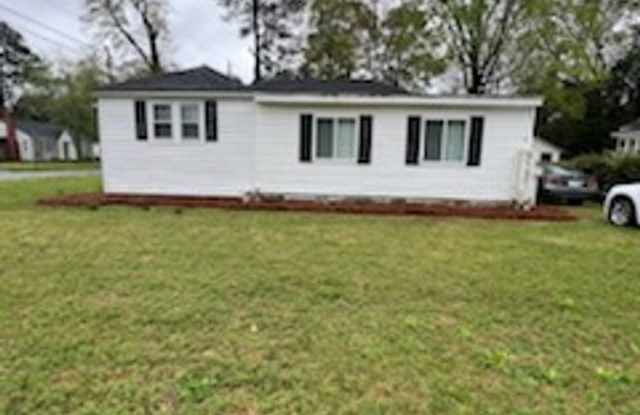 Home for Rent New Listing Beautiful Home - 800 Madison Avenue, Florence, SC 29501