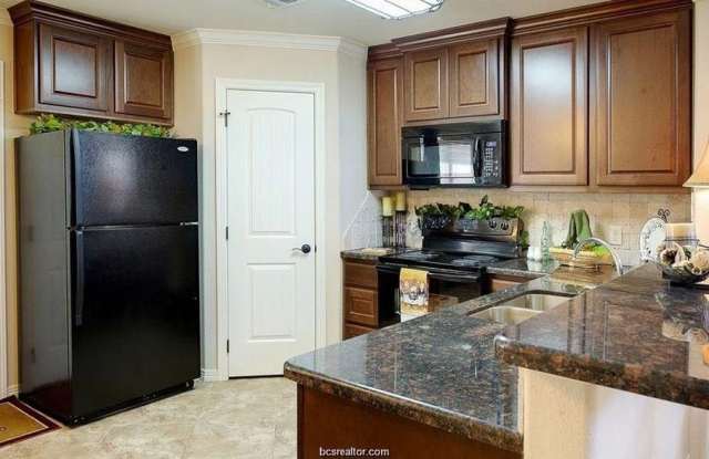 1712 Boardwalk Court Gallery 3