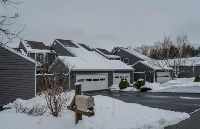 4 SARATOGA CIR - 4 Saratoga Circle, Saratoga Springs, NY 12866